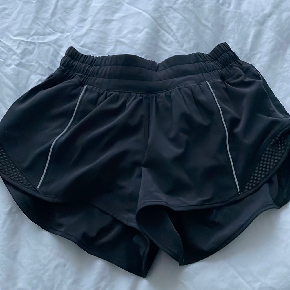 Lululemon Black Hotty Hot Short Size 4
